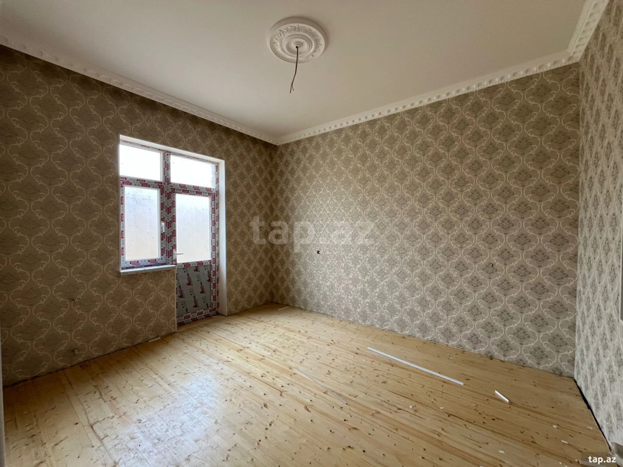 Satılır 4 otaqlı həyət evi