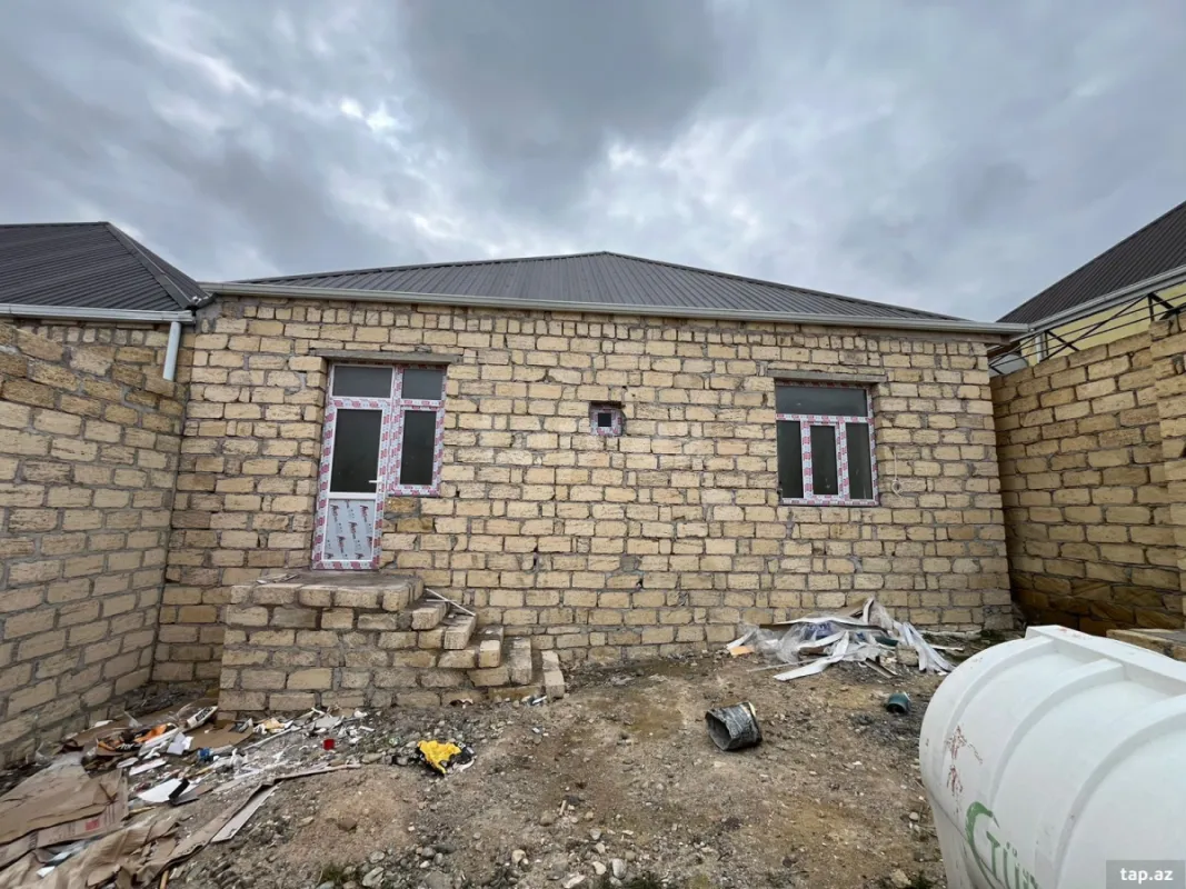 Satılır 4 otaqlı həyət evi