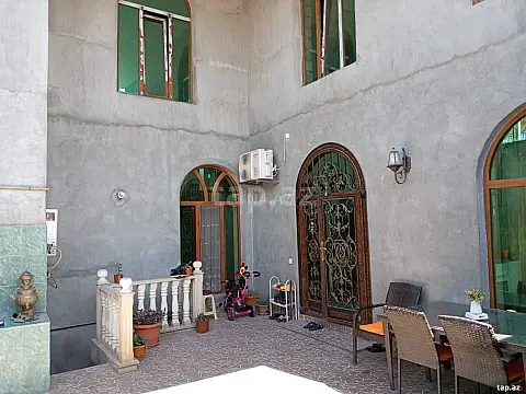 Satılır 6 otaqlı həyət evi