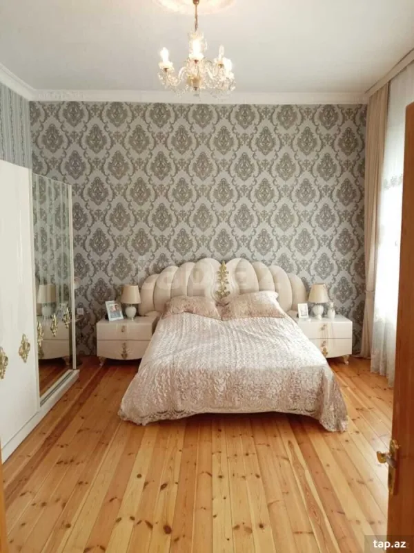 Satılır 6 otaqlı həyət evi