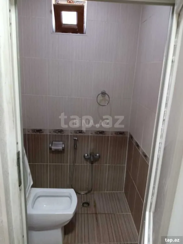 Satılır 6 otaqlı həyət evi