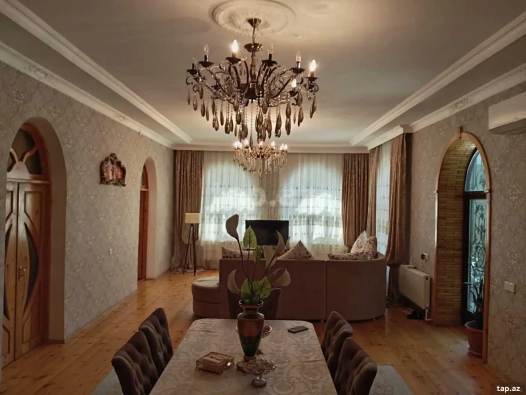 Satılır 6 otaqlı həyət evi