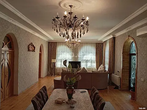 Satılır 6 otaqlı həyət evi