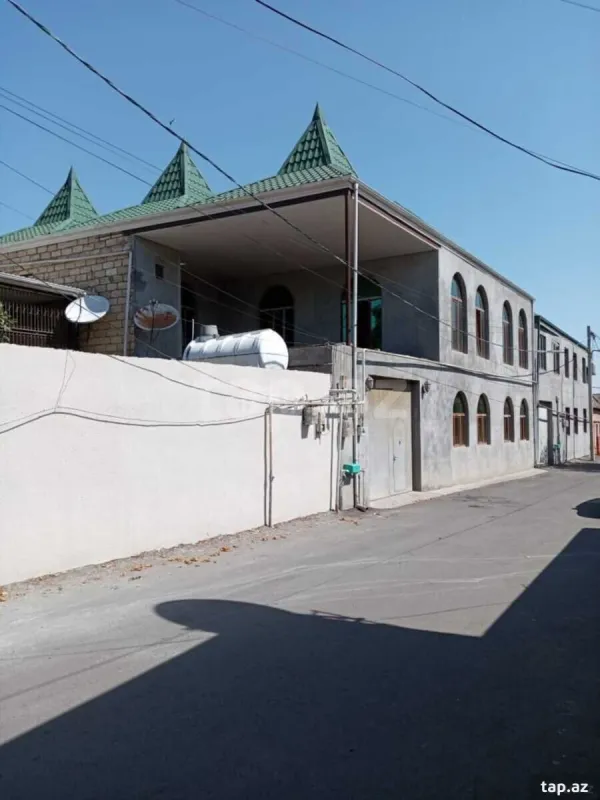 Satılır 6 otaqlı həyət evi