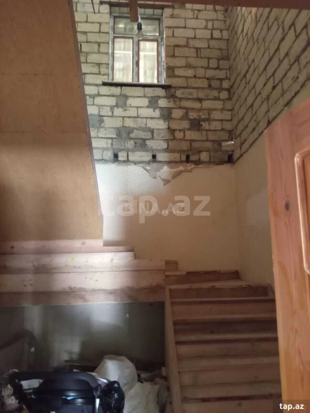 Satılır 6 otaqlı həyət evi