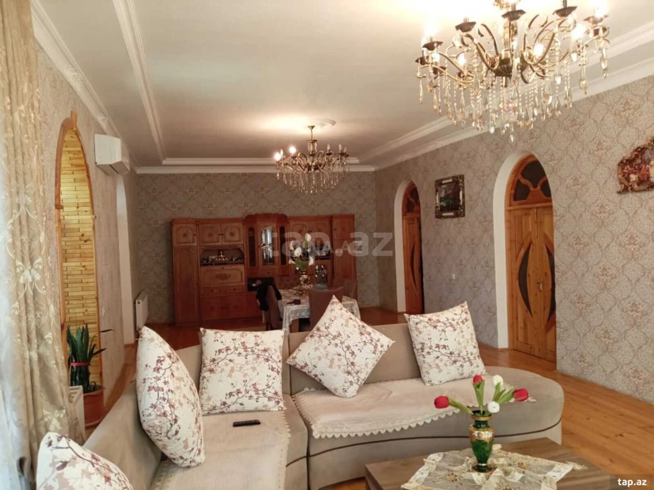 Satılır 6 otaqlı həyət evi