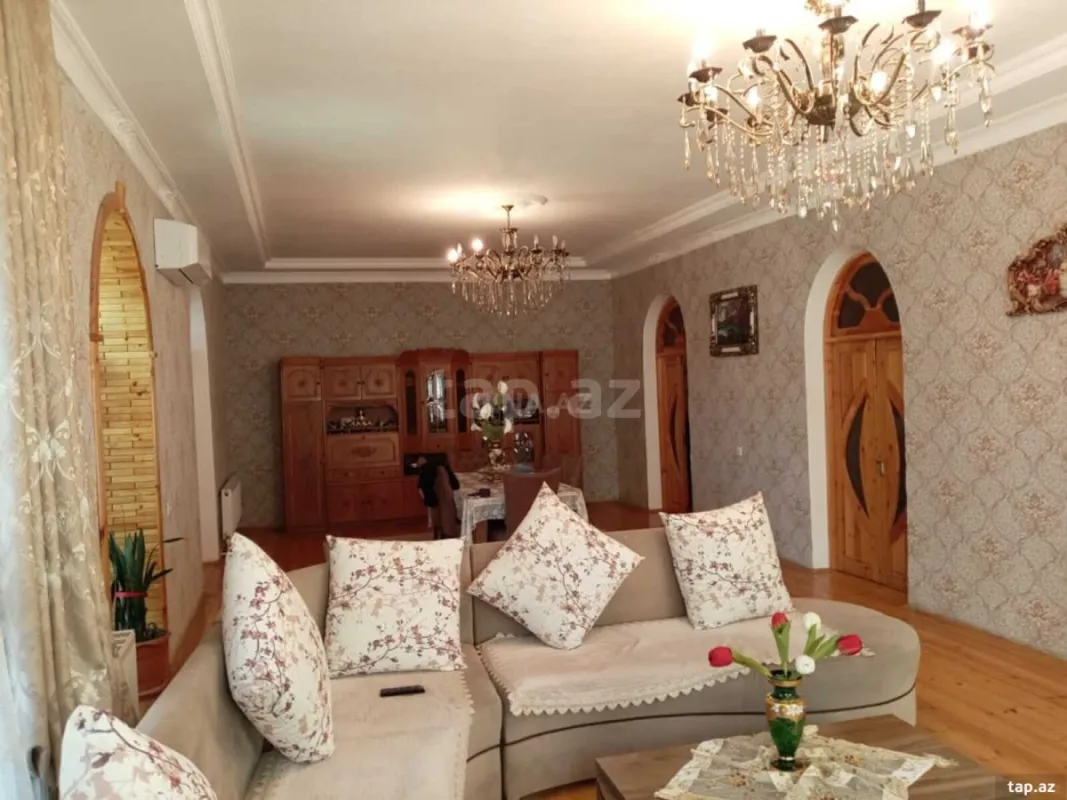 Satılır 6 otaqlı həyət evi