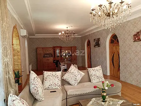 Satılır 6 otaqlı həyət evi