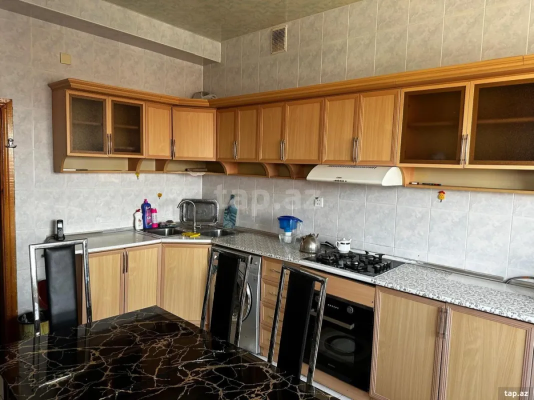 Kirayə verilir 3 otaqlı yeni tikili 100 m²