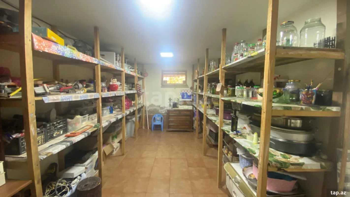 Satılır 6 otaqlı həyət evi