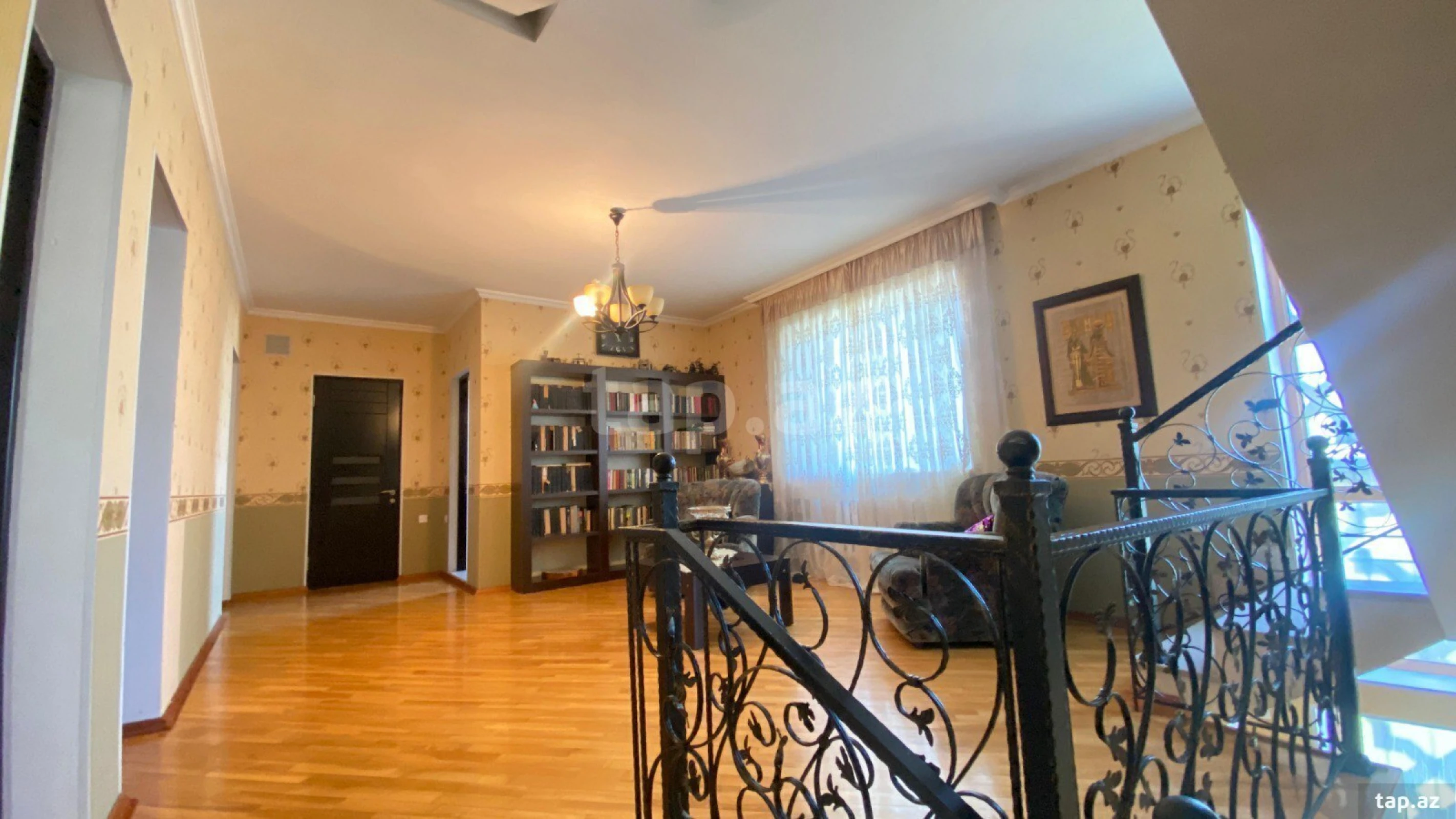 Satılır 6 otaqlı həyət evi