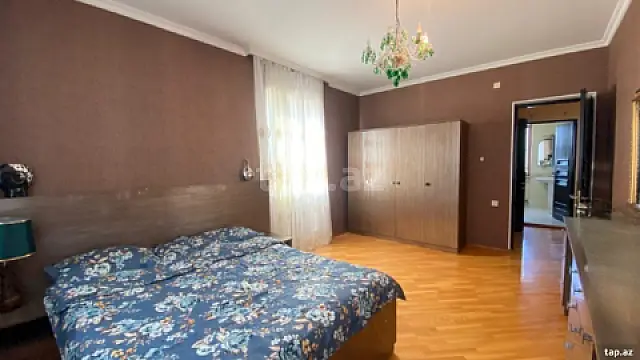 Satılır 6 otaqlı həyət evi