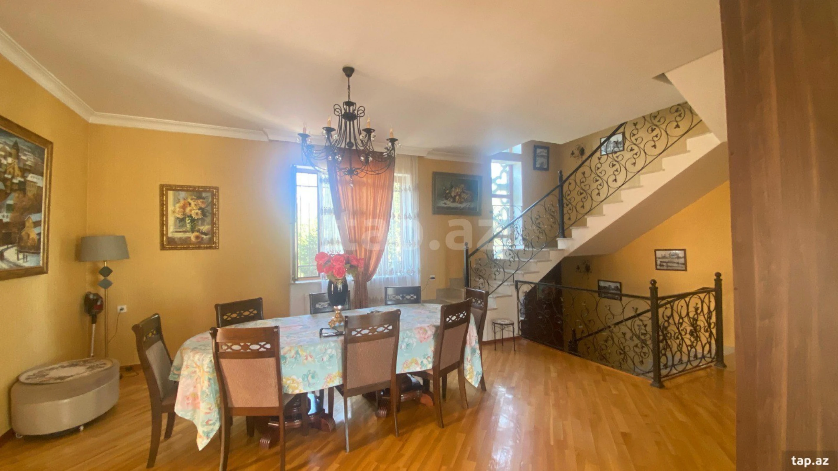 Satılır 6 otaqlı həyət evi