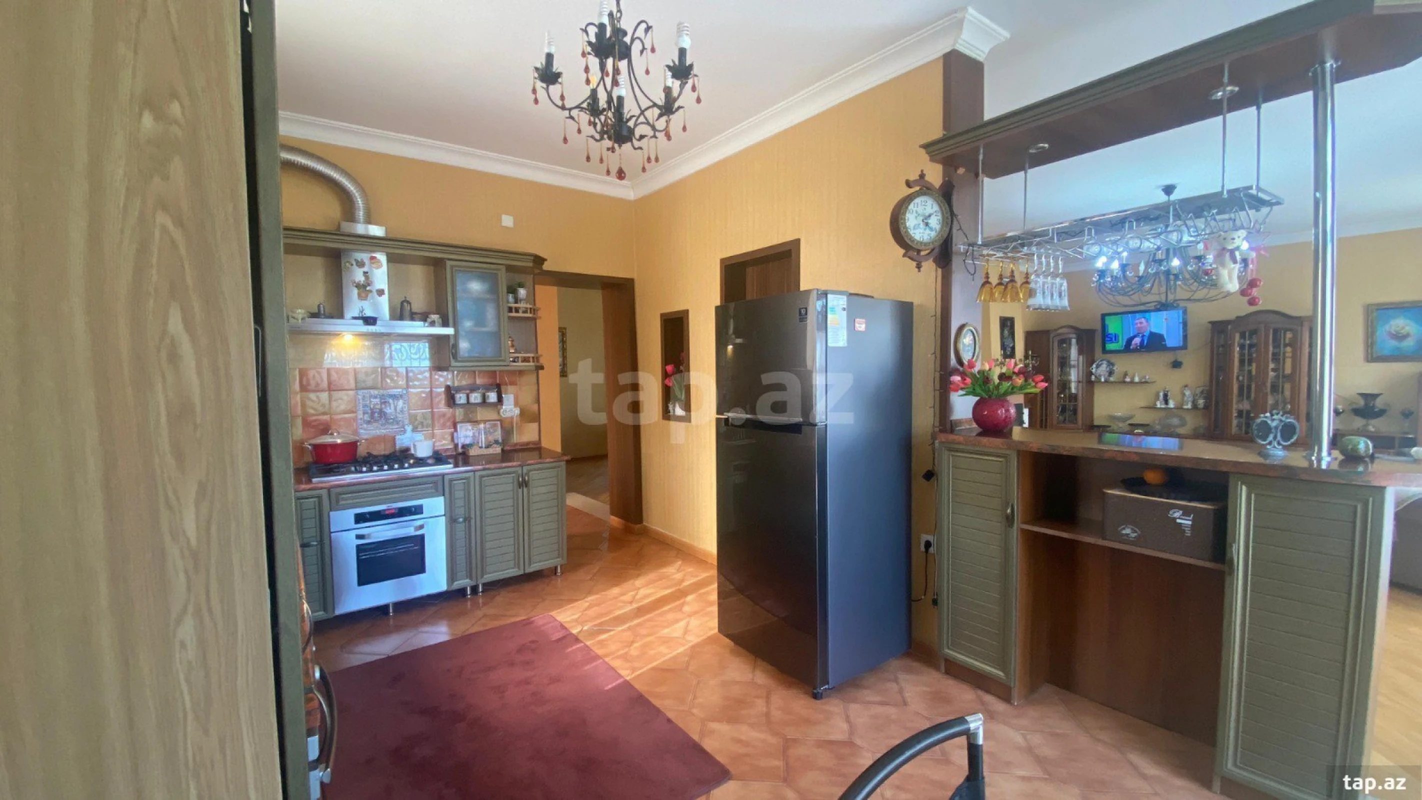 Satılır 6 otaqlı həyət evi