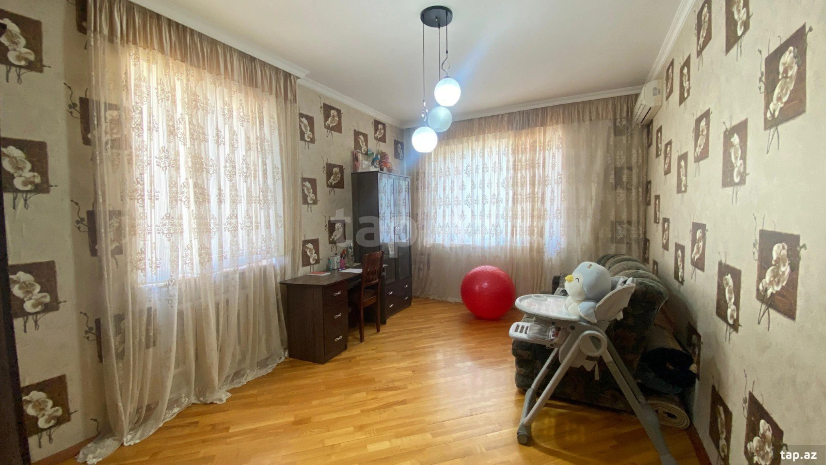 Satılır 6 otaqlı həyət evi