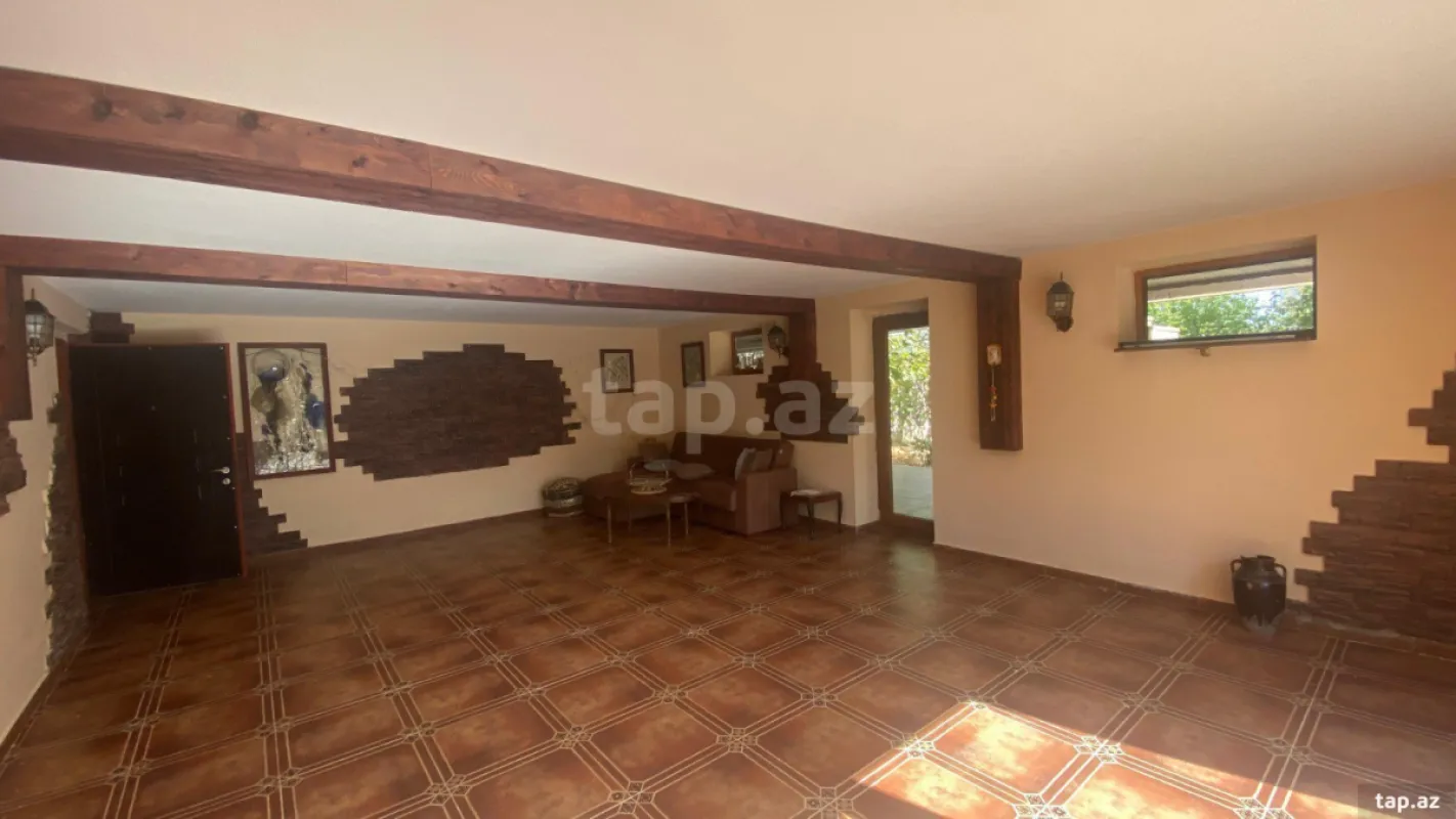 Satılır 6 otaqlı həyət evi