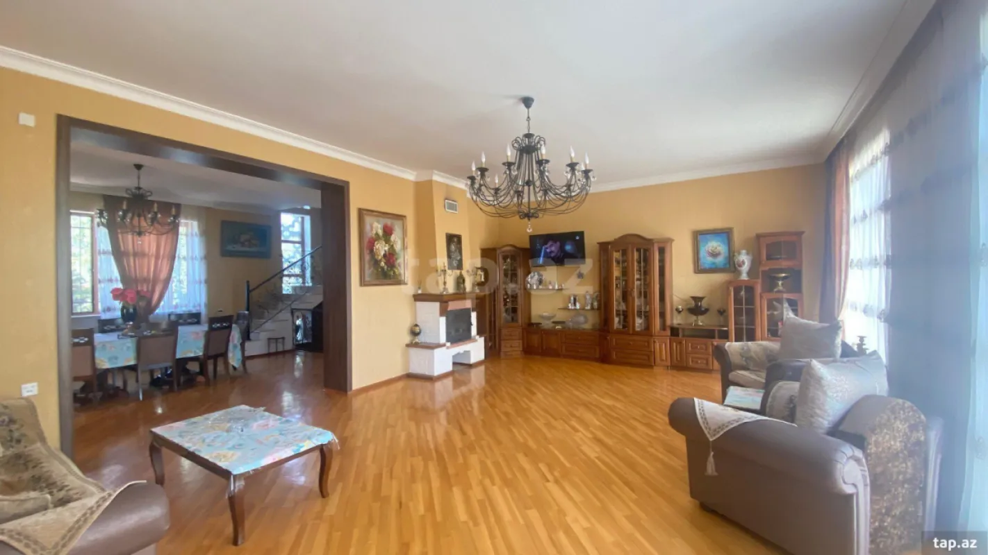 Satılır 6 otaqlı həyət evi