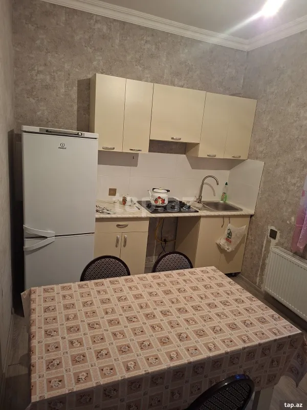 Kirayə verilir 3 otaqlı həyət evi