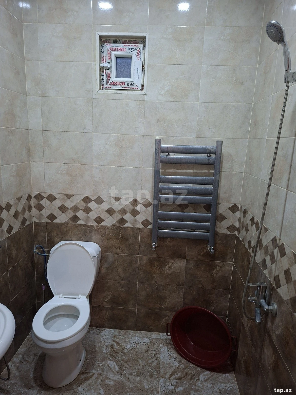 Kirayə verilir 3 otaqlı həyət evi