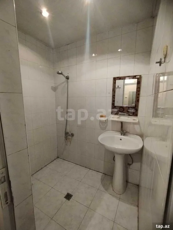 Kirayə verilir 2 otaqlı mənzil 65 m²