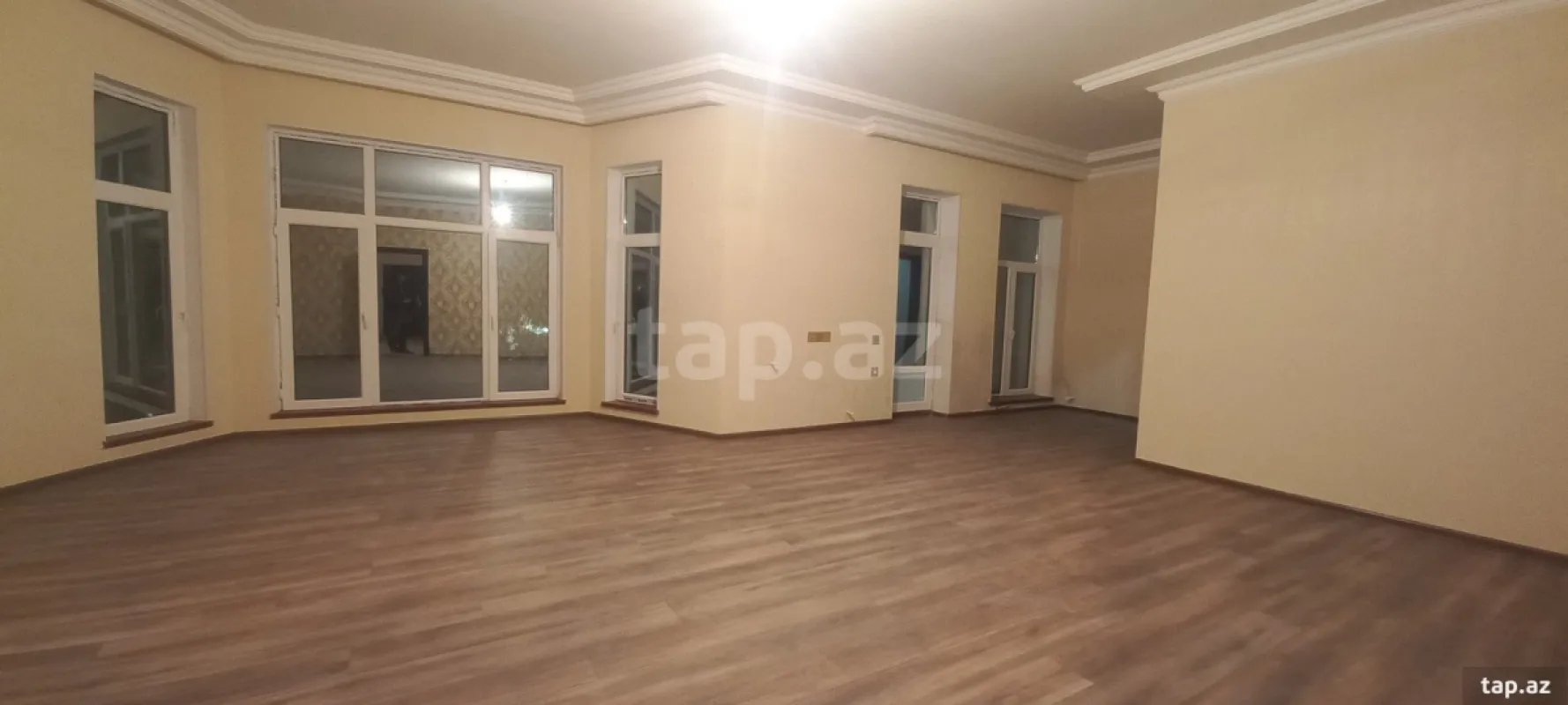 Satılır 5 otaqlı həyət evi