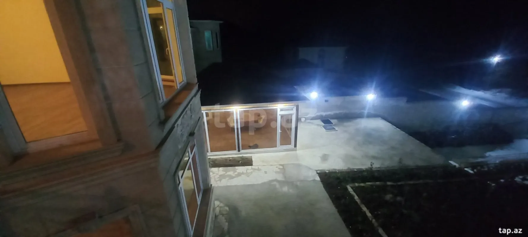 Satılır 5 otaqlı həyət evi