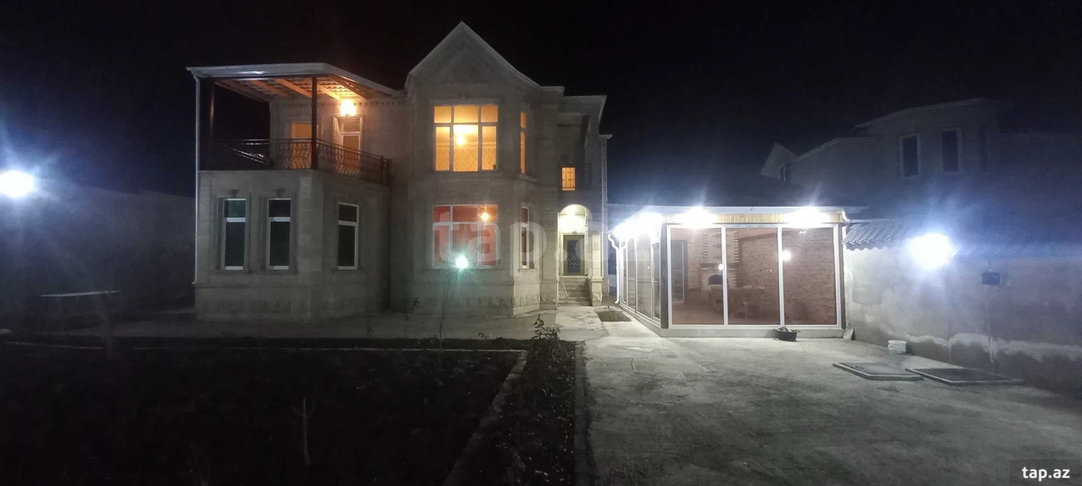 Satılır 5 otaqlı həyət evi