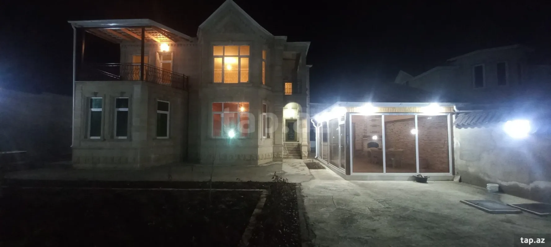 Satılır 5 otaqlı həyət evi