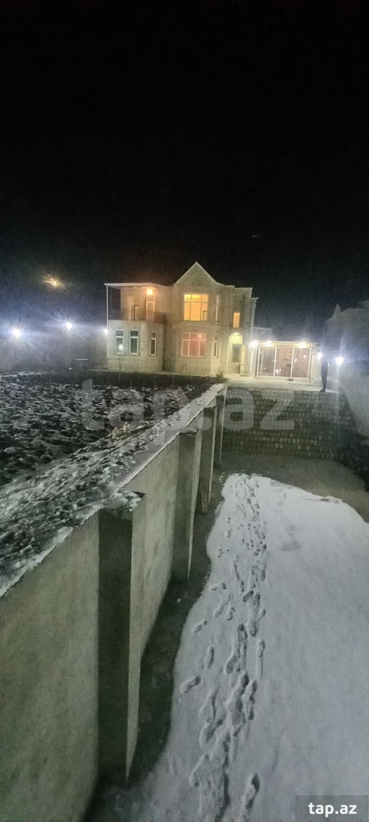 Satılır 5 otaqlı həyət evi