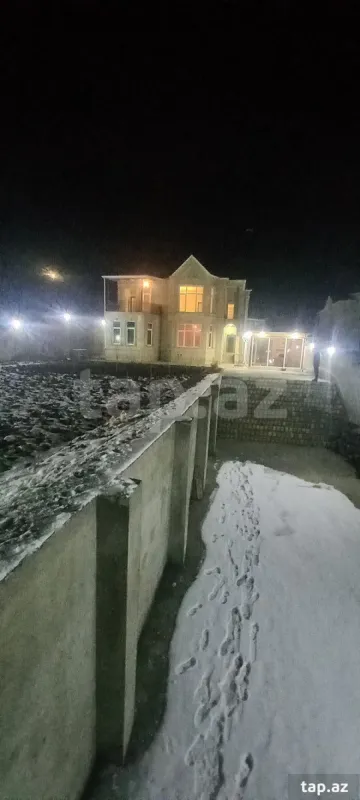 Satılır 5 otaqlı həyət evi