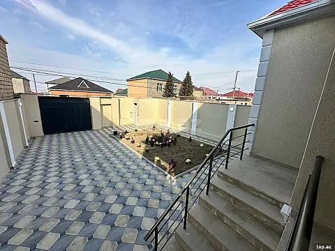 Satılır 4 otaqlı həyət evi