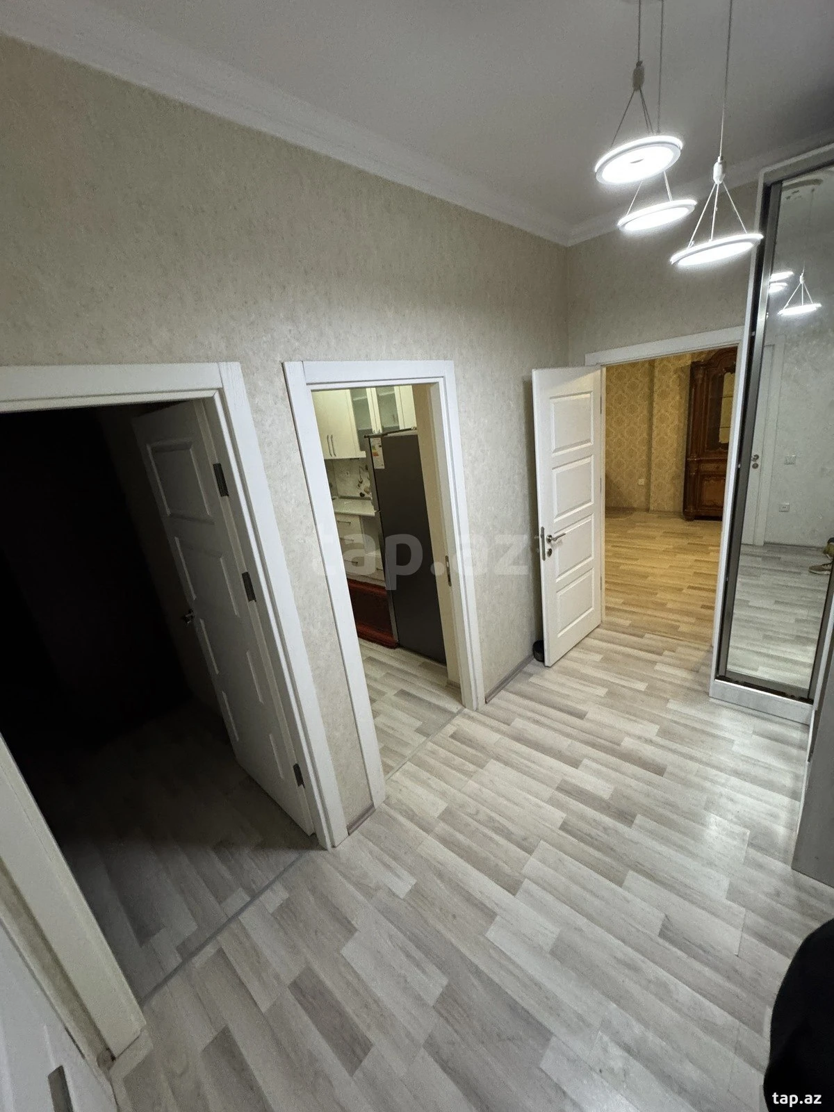Kirayə verilir 2 otaqlı yeni tikili 72 m²