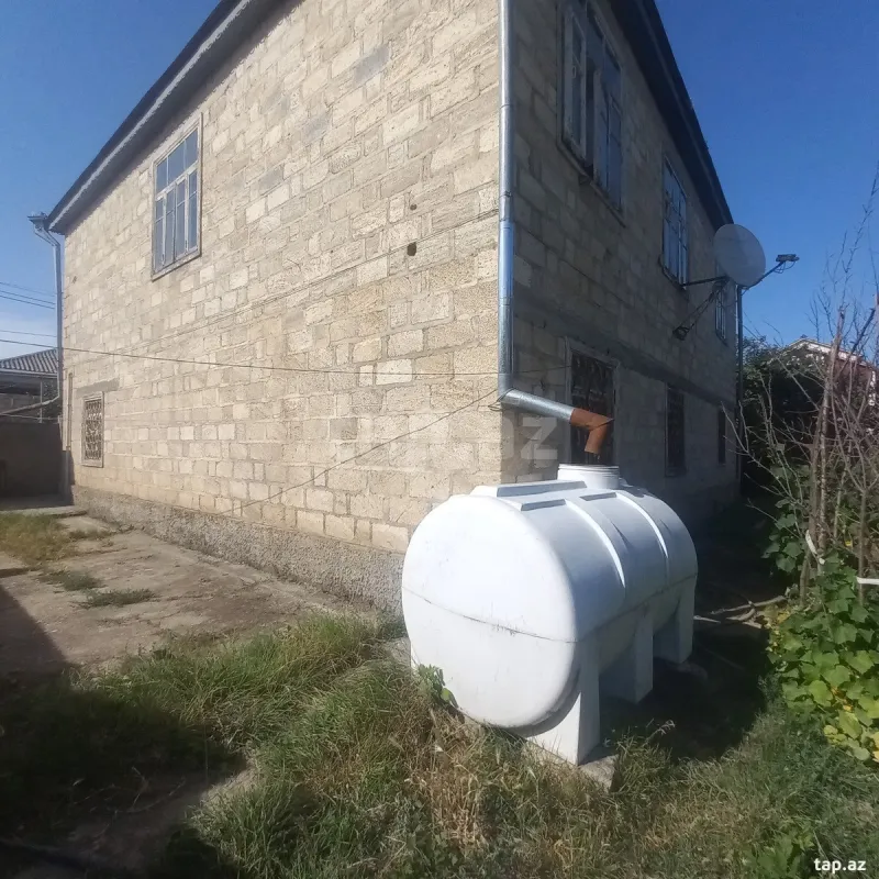 Satılır 5 otaqlı həyət evi