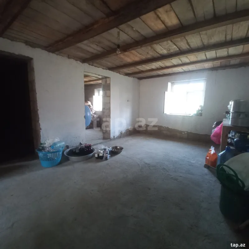 Satılır 5 otaqlı həyət evi