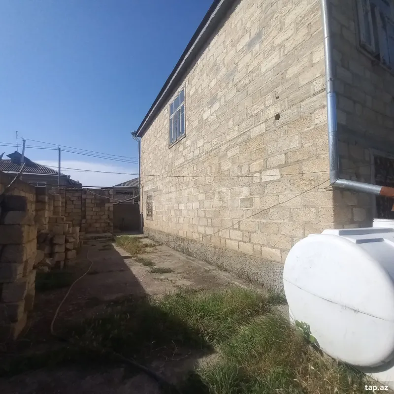 Satılır 5 otaqlı həyət evi