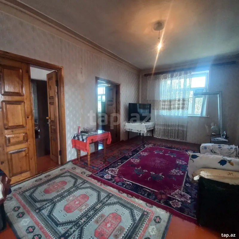 Satılır 5 otaqlı həyət evi