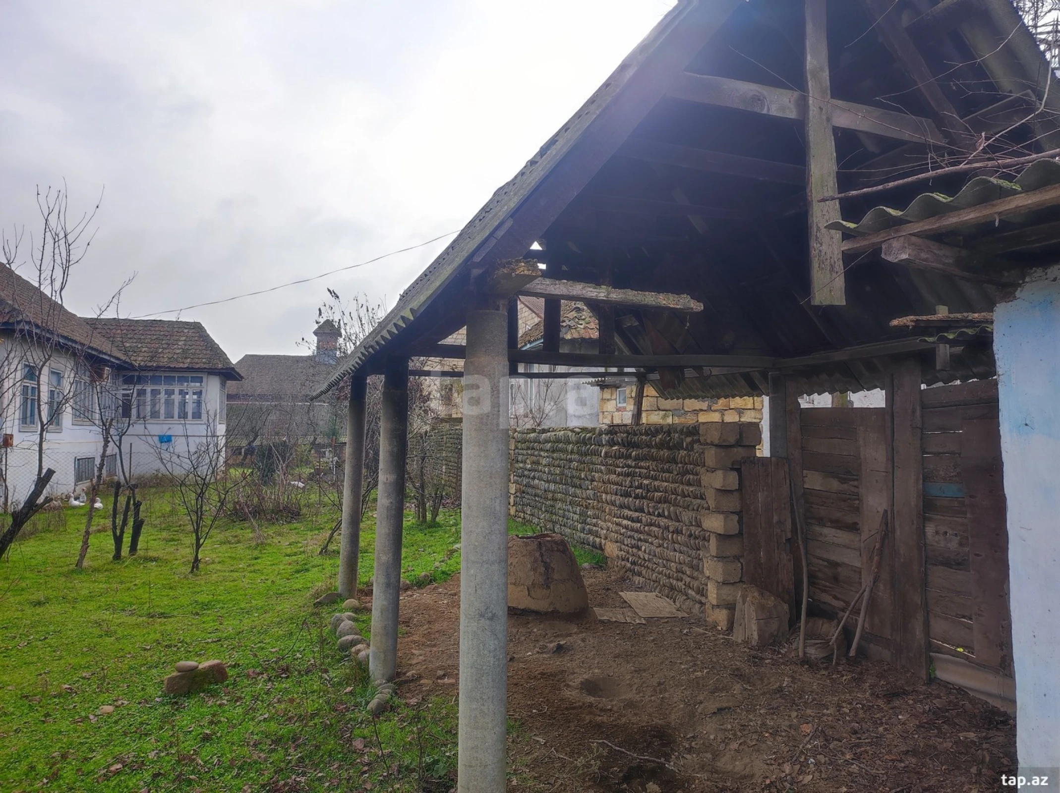 Satılır 3 otaqlı həyət evi