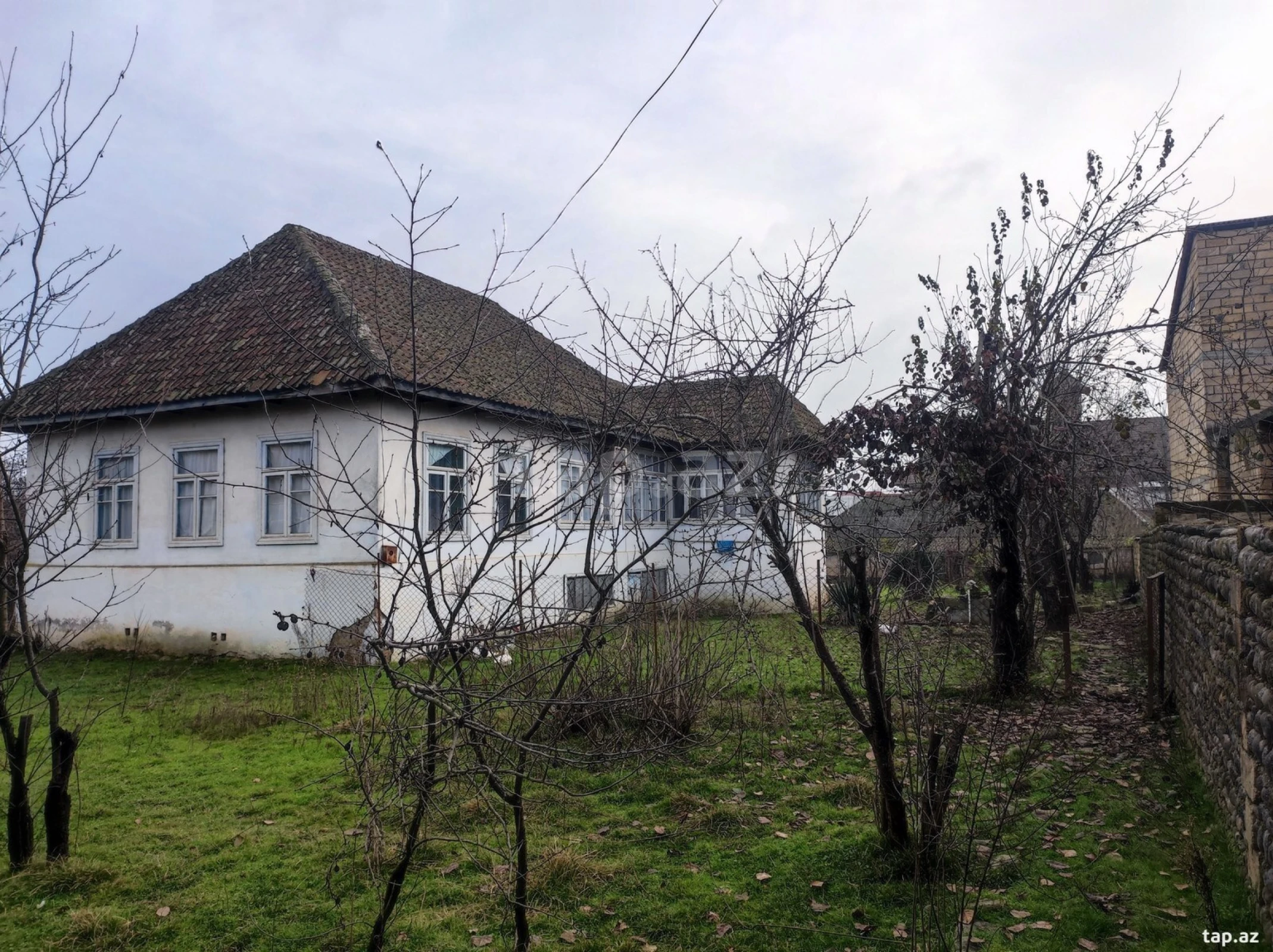 Satılır 3 otaqlı həyət evi