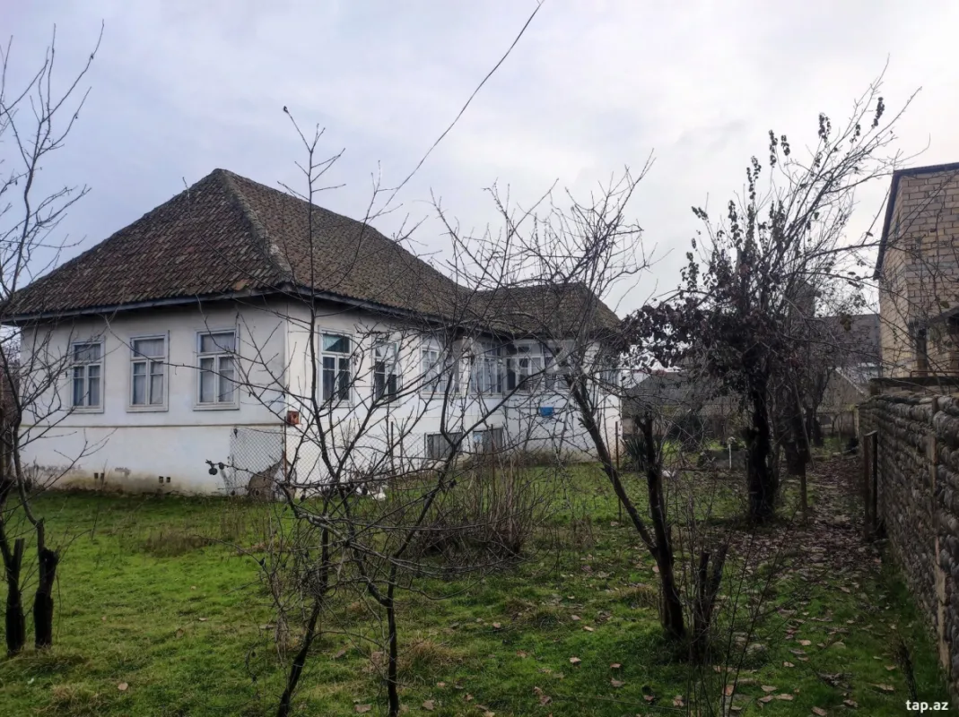 Satılır 3 otaqlı həyət evi