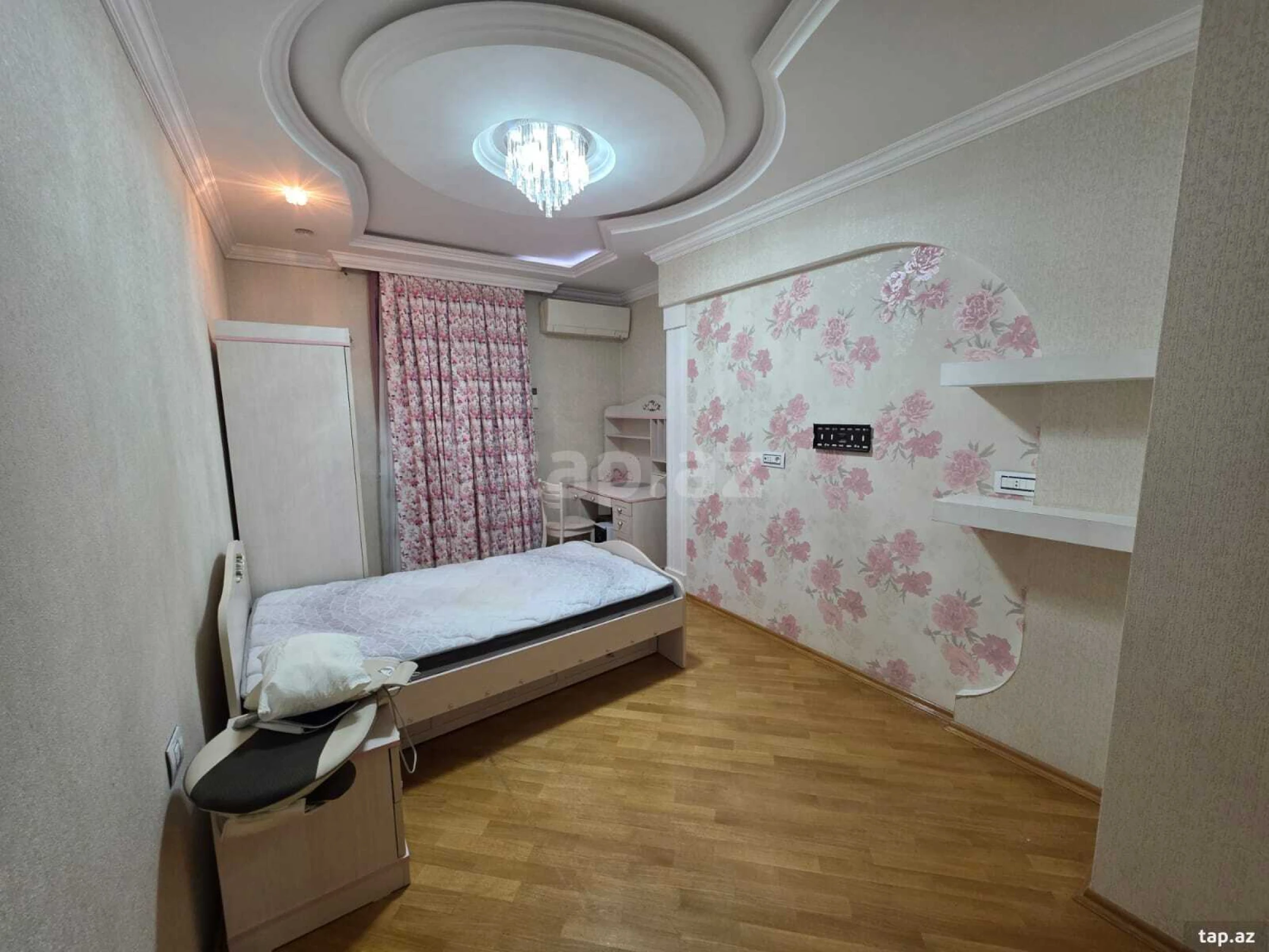 Kirayə verilir 3 otaqlı yeni tikili 150 m²