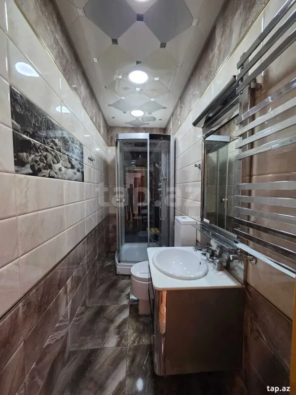 Kirayə verilir 3 otaqlı yeni tikili 150 m²