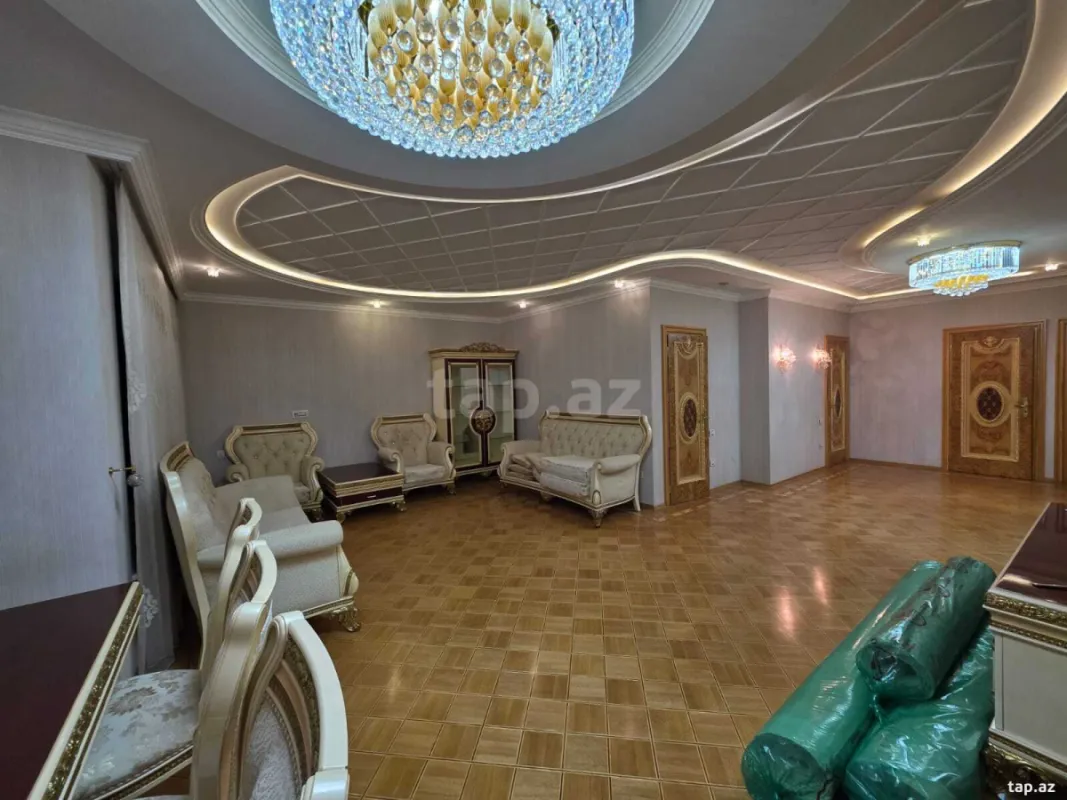 Kirayə verilir 3 otaqlı yeni tikili 150 m²