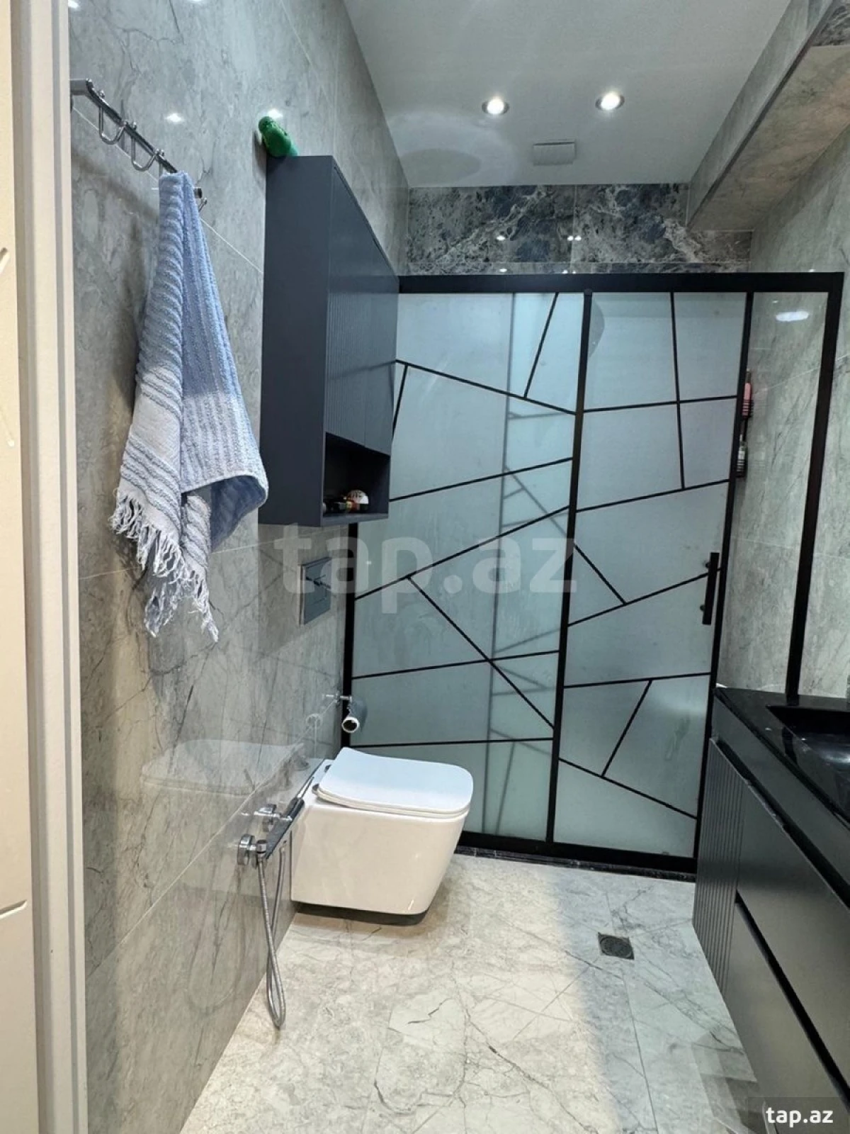 Satılır 3 otaqlı yeni tikili 65 m²