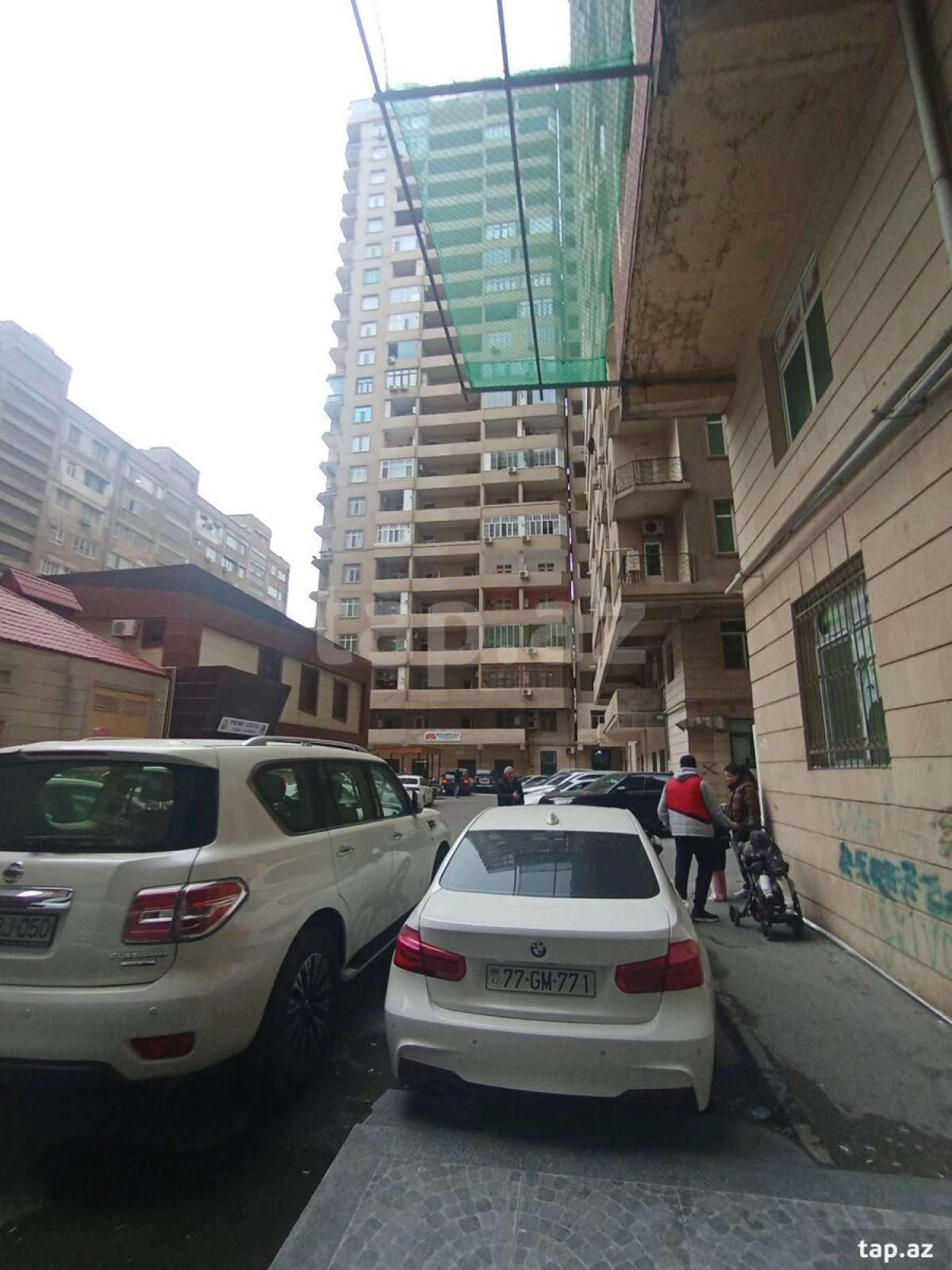 Kirayə verilir 3 otaqlı yeni tikili 158 m²