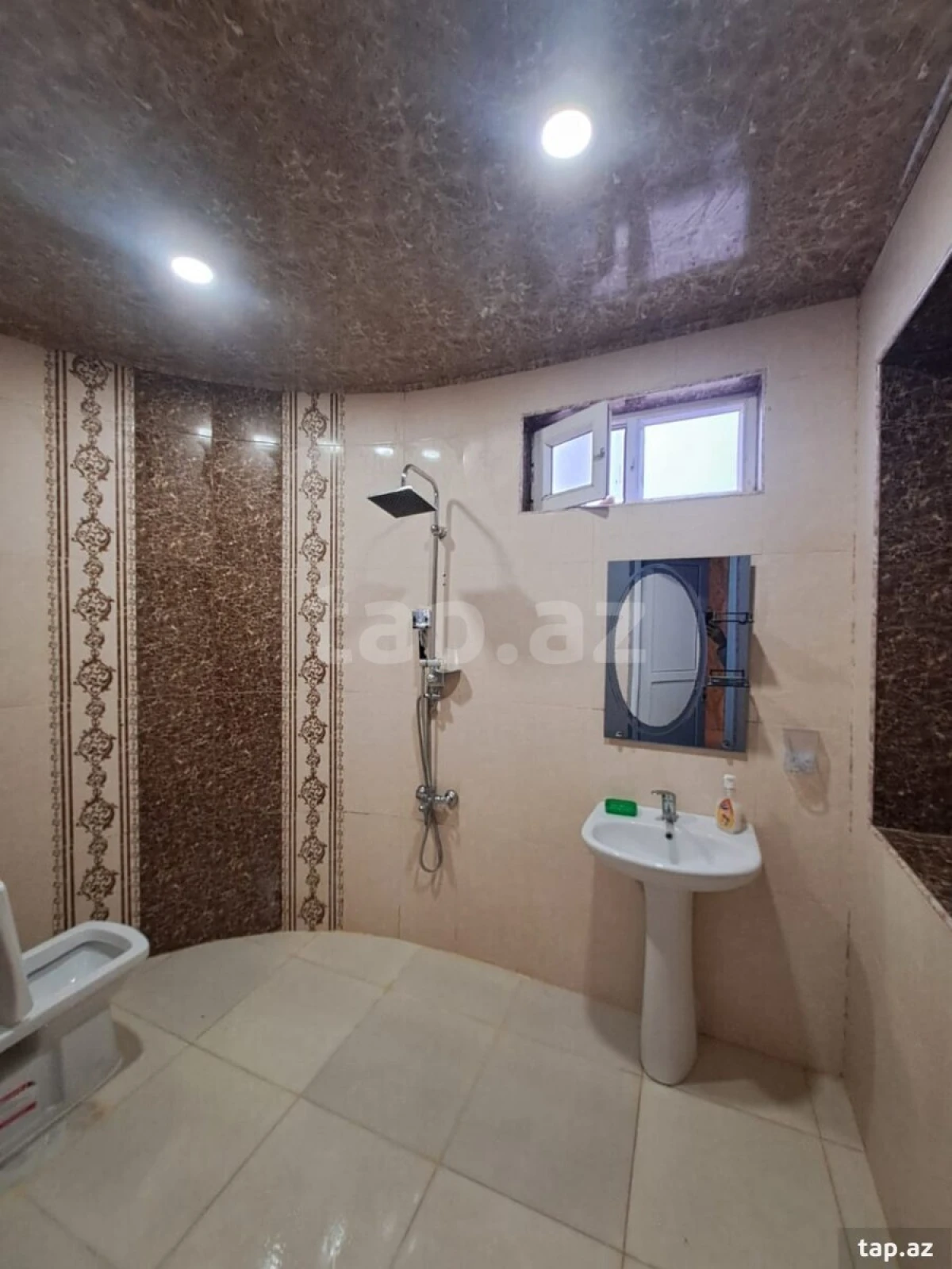 Kirayə verilir 3 otaqlı yeni tikili 120 m²