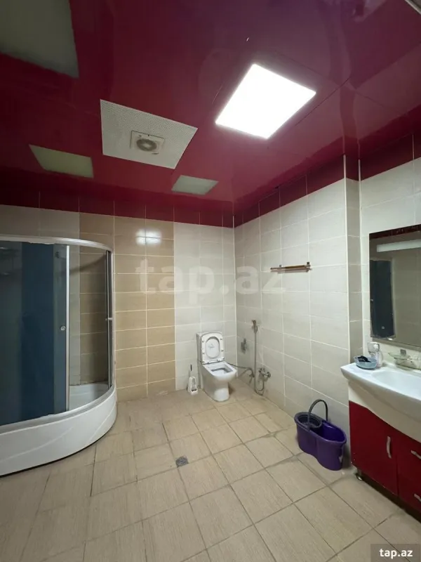 Kirayə verilir 3 otaqlı yeni tikili 170 m²