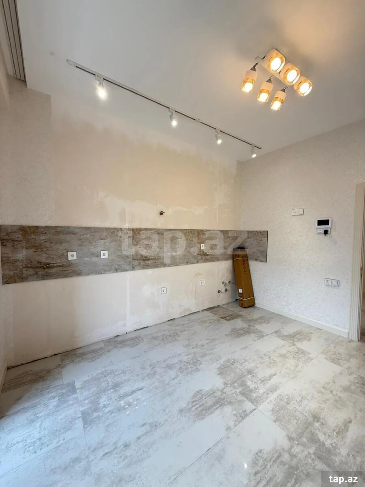 Satılır 2 otaqlı yeni tikili 74 m²