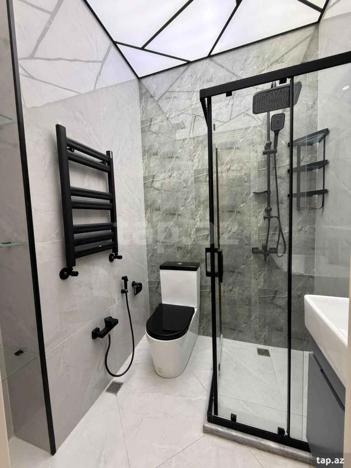 Satılır 2 otaqlı yeni tikili 74 m²