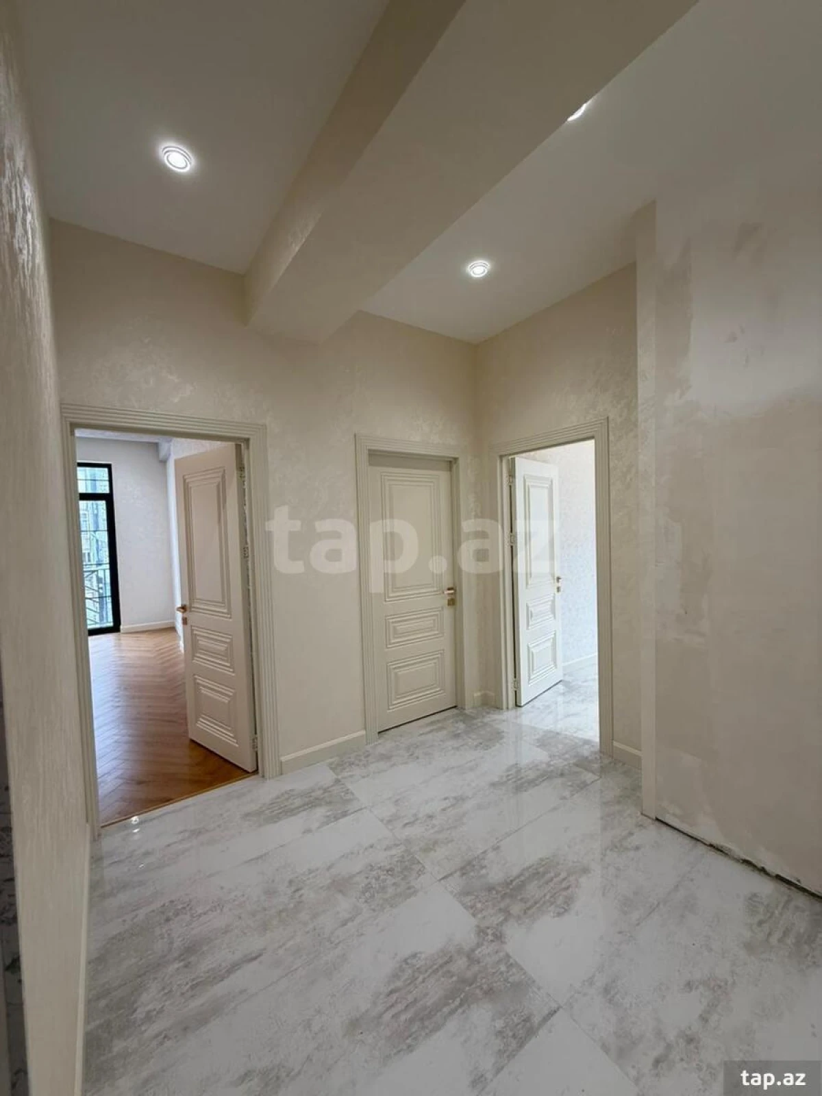 Satılır 2 otaqlı yeni tikili 74 m²