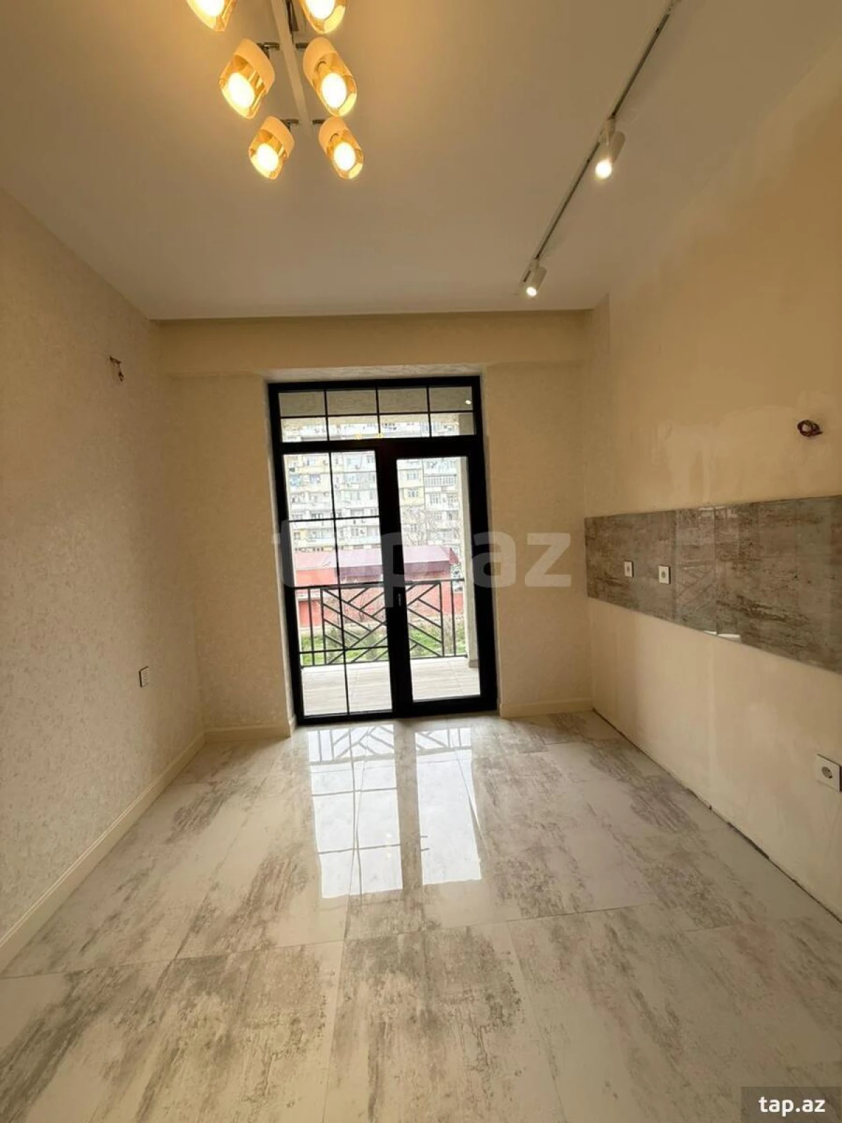 Satılır 2 otaqlı yeni tikili 74 m²